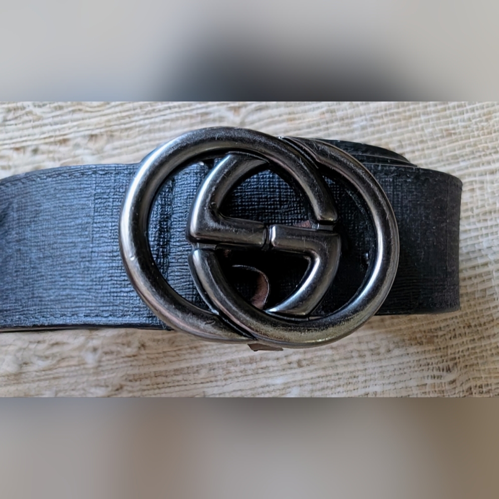 Auth Gucci GG Supreme Interlocking Buckle Belt in Black READ